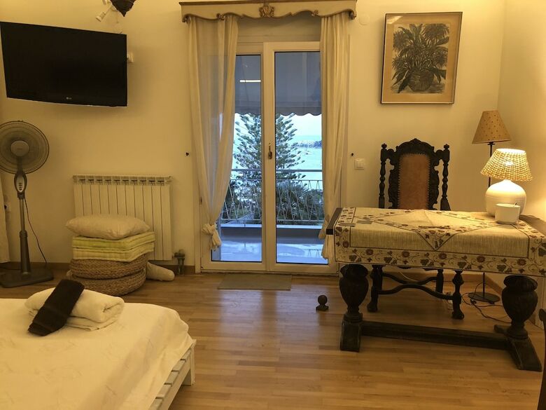 Luxury Apartment Sea View Garden Parking