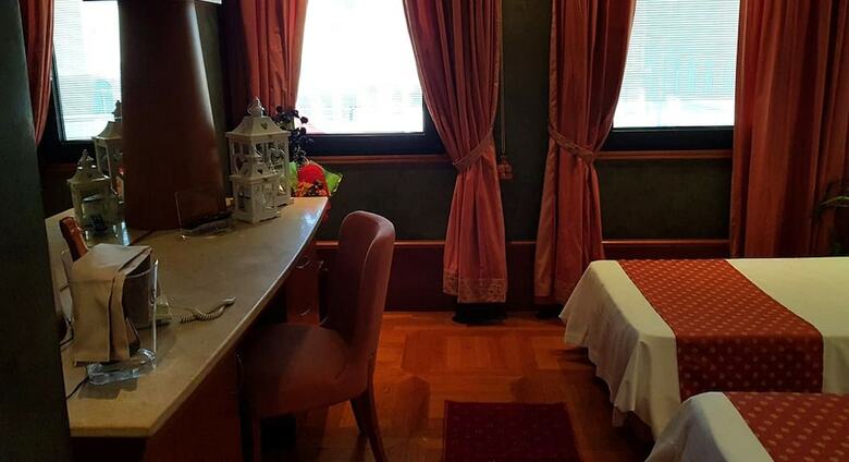 Hr Hotel