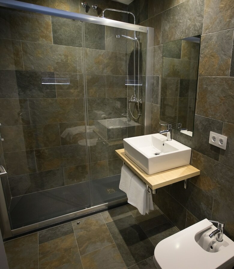 Villa Lucerna Sports & Hotel Resort