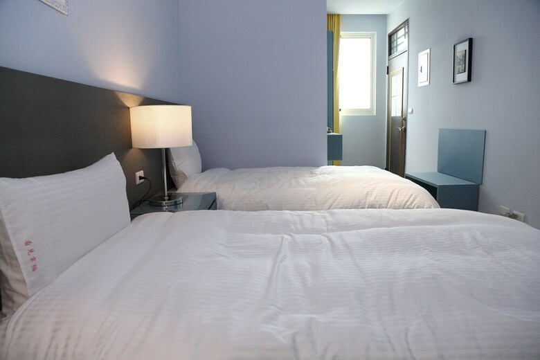 Bed & Breakfast See Happiness