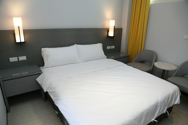 Bed & Breakfast See Happiness