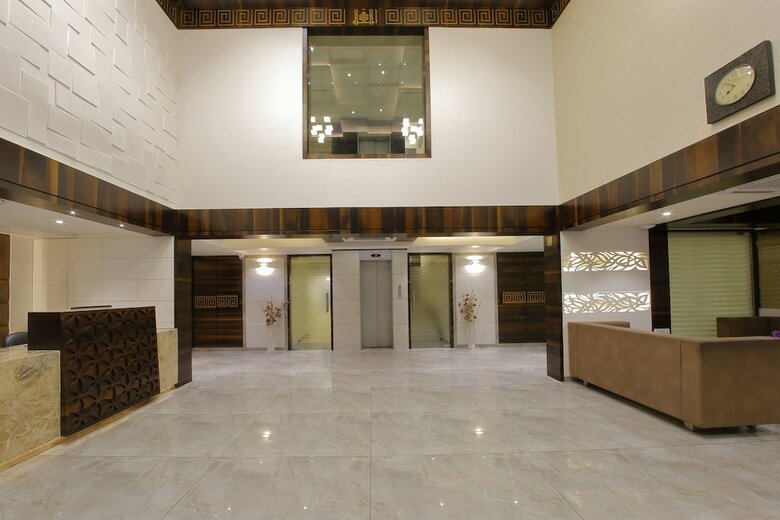 Hotel Summit
