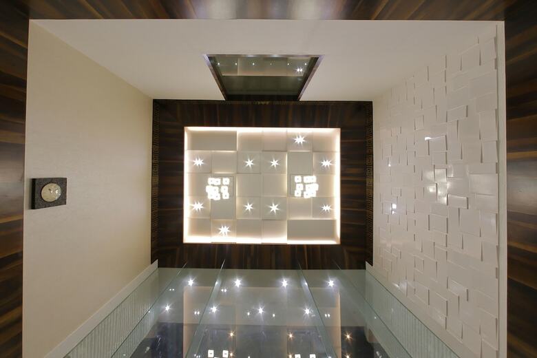 Hotel Summit