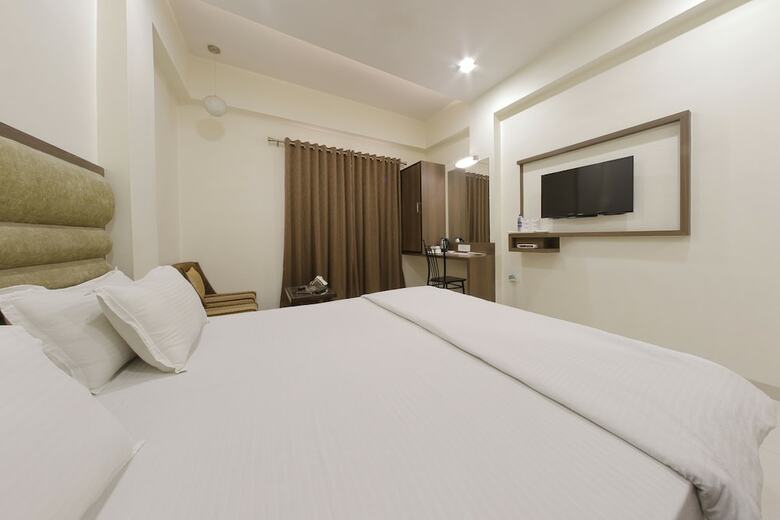Hotel Summit