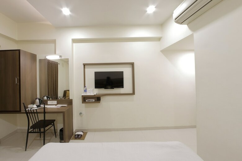 Hotel Summit