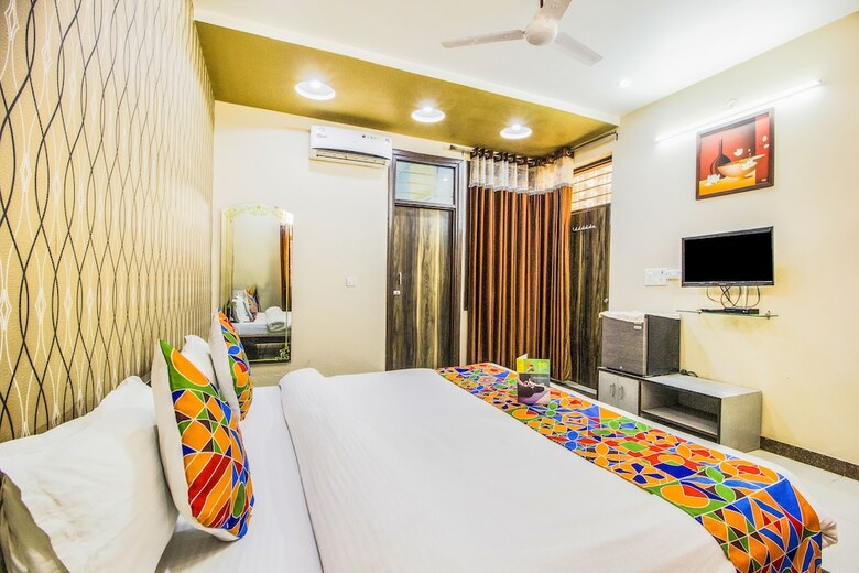 Hotel Fabexpress Queen Palace