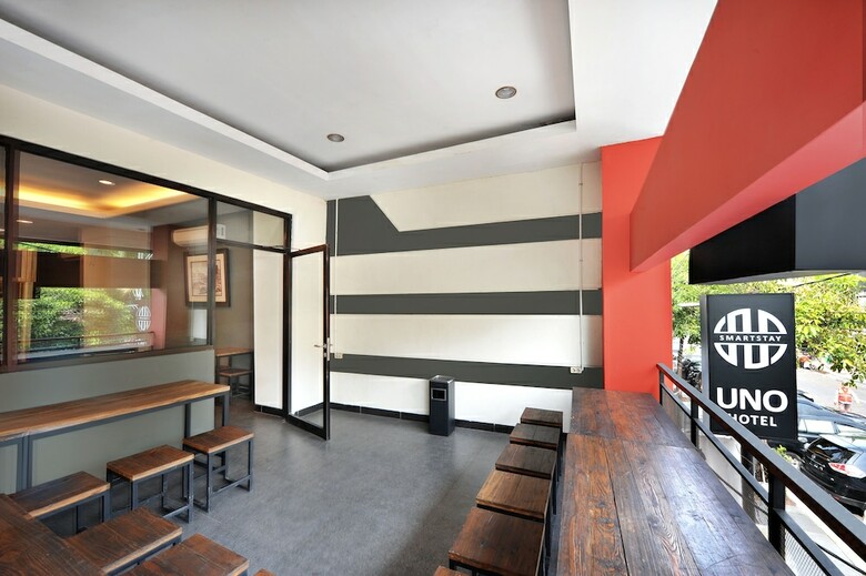 Hostal Uno Hotel