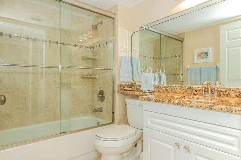 Hibiscus Pointe 124