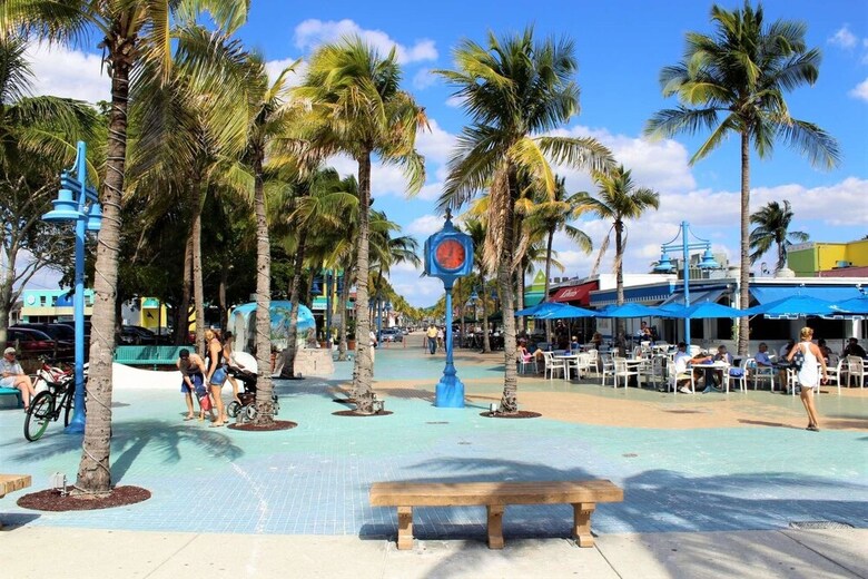 Hibiscus Pointe 124