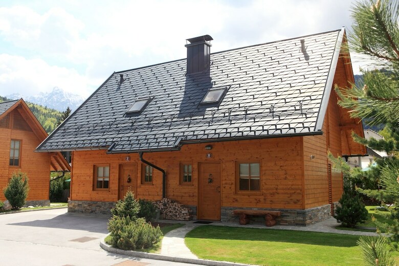 Kronau Chalet Resort