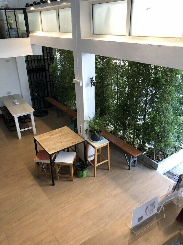 Hostal Ploy Hostel