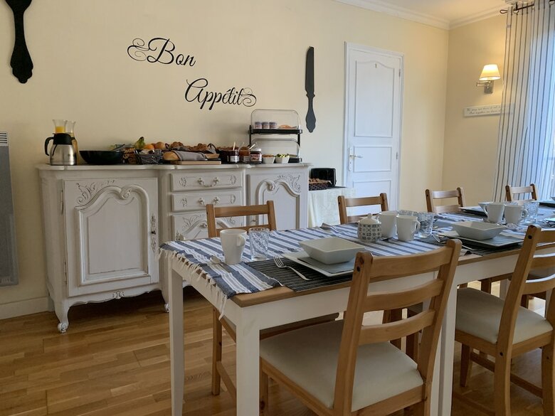 No 6 Bed & Breakfast