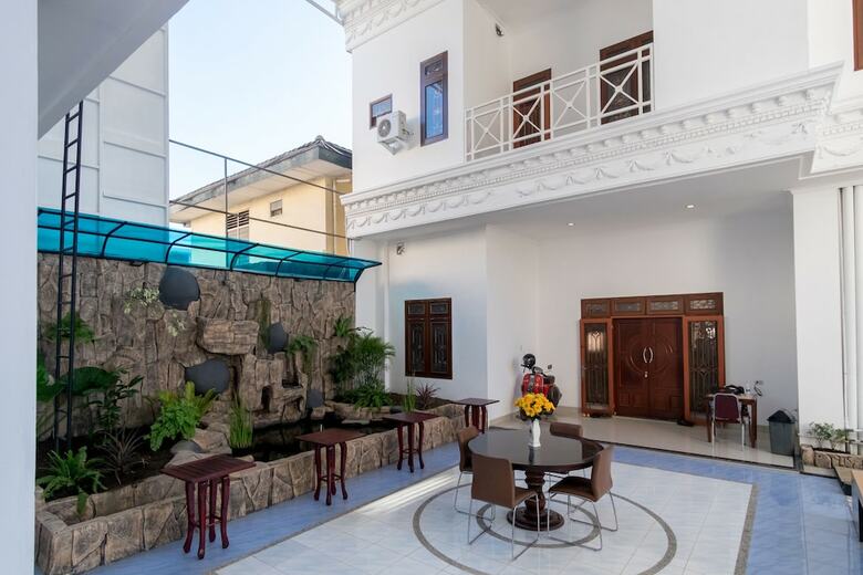 Hotel Oyo 471 Taj Residence Syariah