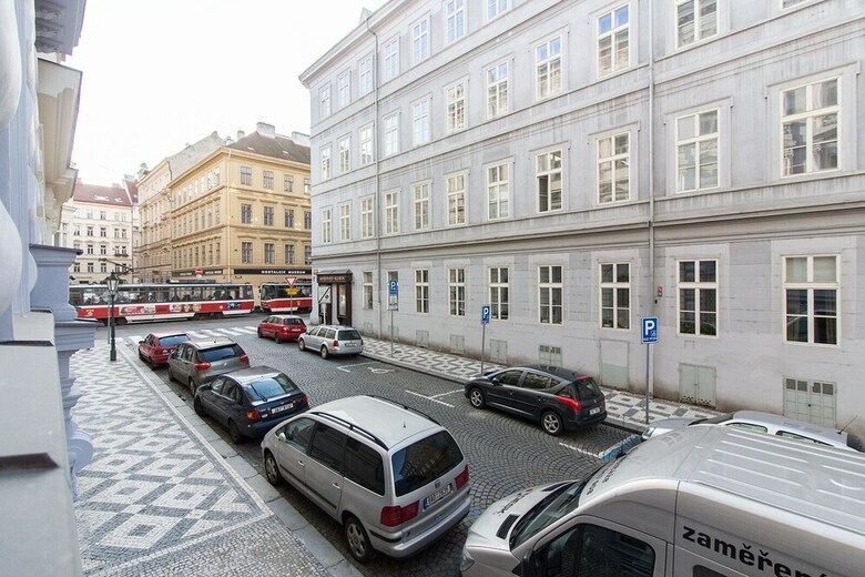 Apartment In Historical Building Next To Kampa