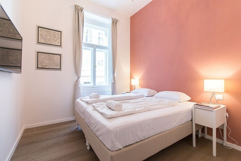 Apartment In Historical Building Next To Kampa