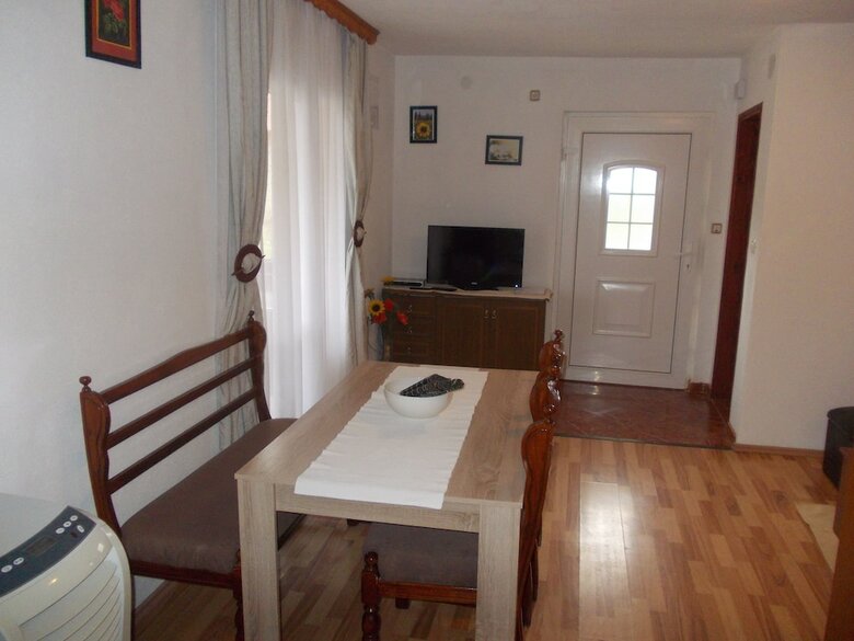 Apartmani Pavli?