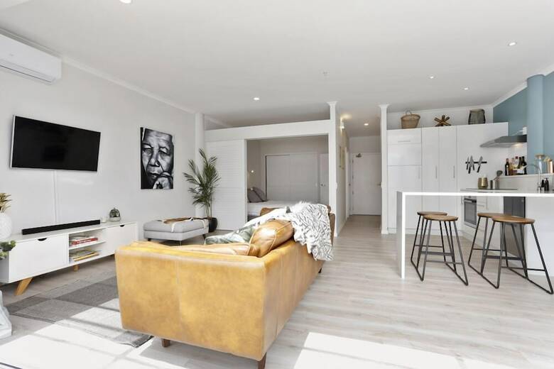 Zodiak's Princes Wharf 1 Bedroom Apartment