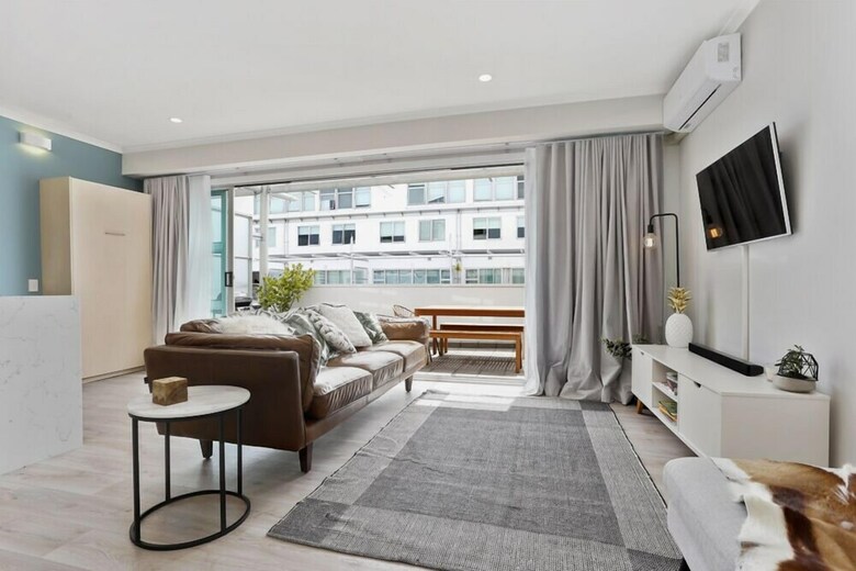 Zodiak's Princes Wharf 1 Bedroom Apartment