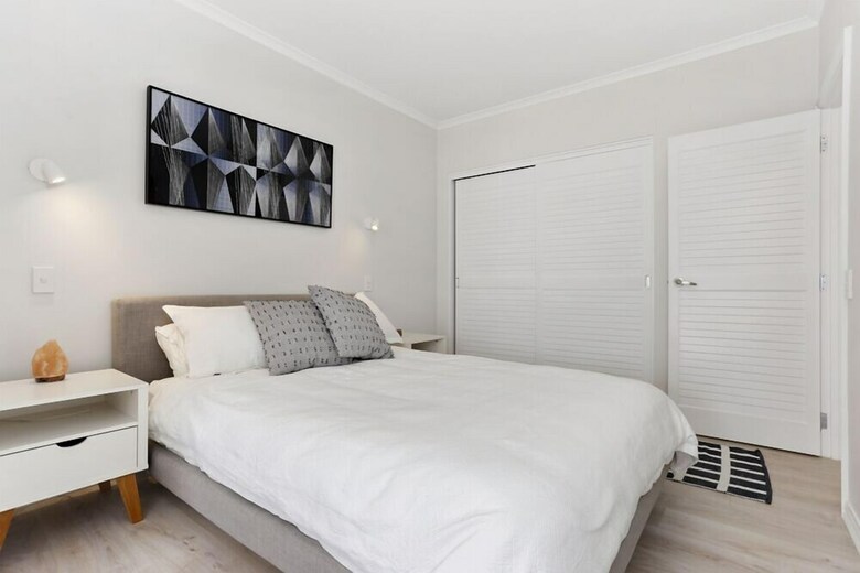 Zodiak's Princes Wharf 1 Bedroom Apartment