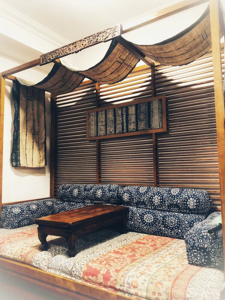 Hostal Yolo House