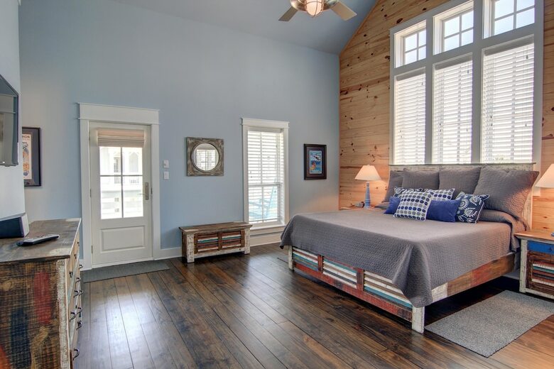Cinnamon Shore- Seafare 251 Be