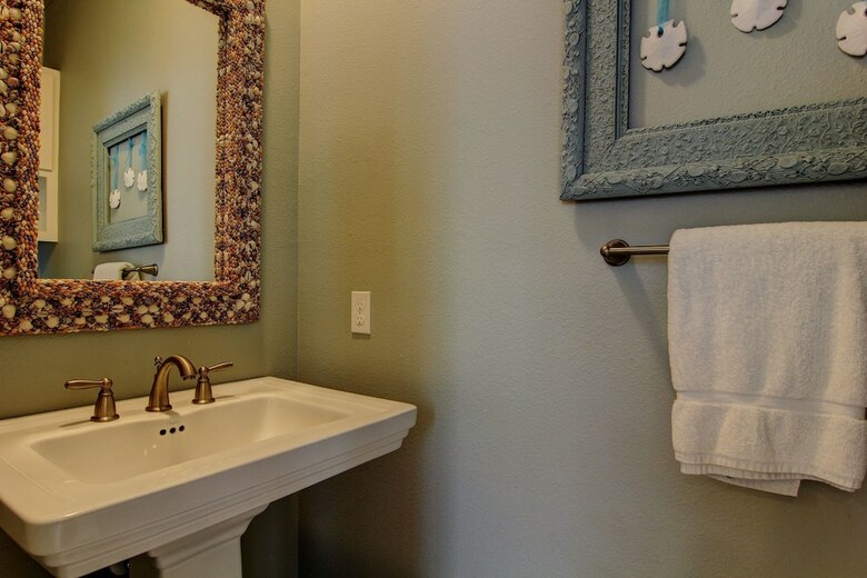 Cinnamon Shore- Blue Willow 187 Be