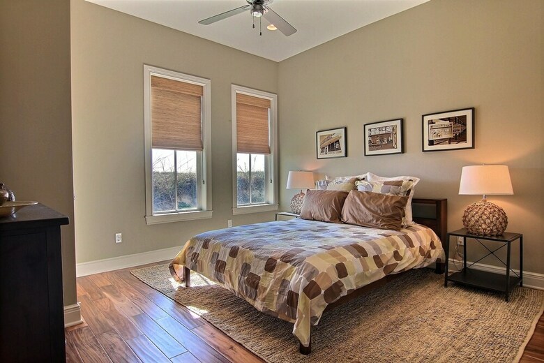 Cinnamon Shore- Sea Glass 202 Se