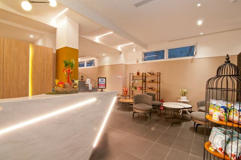 Hotel Feng Chi Inn