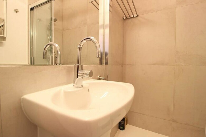 Apartamentos Industrial Studios In Malasa�a By All� Housing