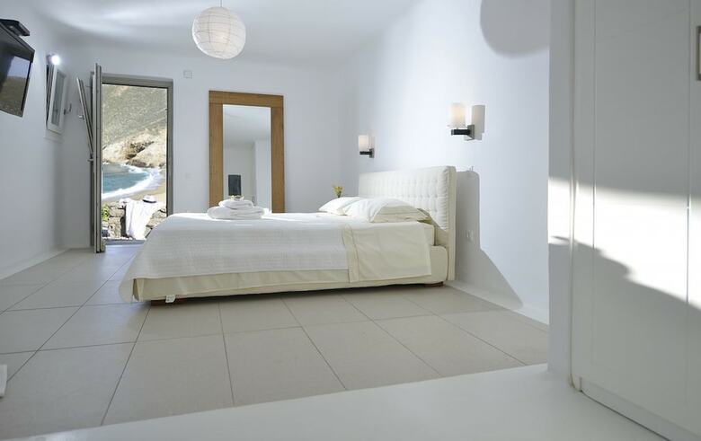 Luxurious 7 Bedroom Villa In Fokos Beach