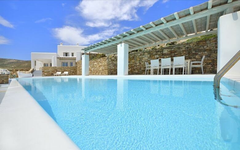 Luxurious 7 Bedroom Villa In Fokos Beach