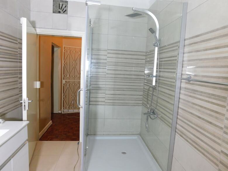 Bed & Breakfast Regal Suites - Kenya