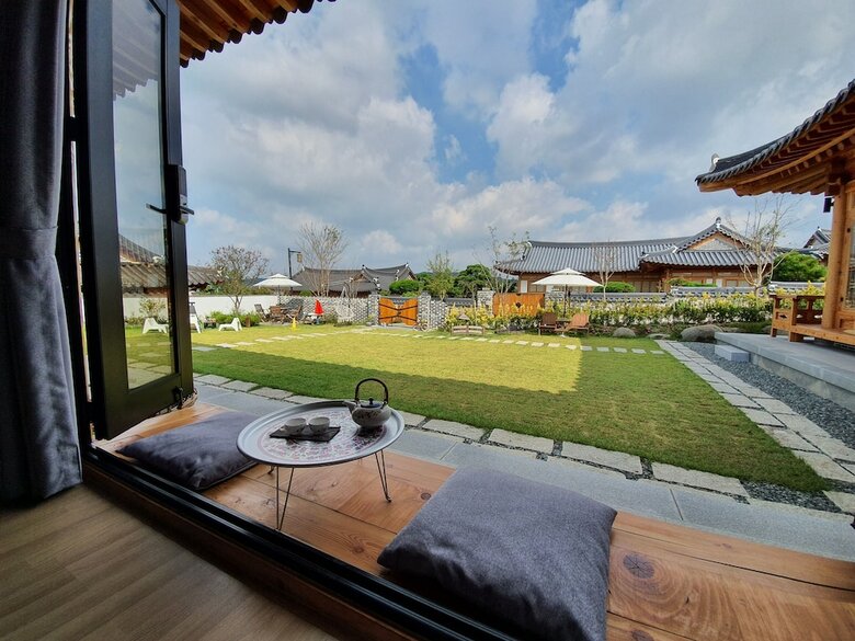 Navillera Hanok Pension