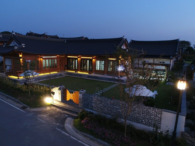 Navillera Hanok Pension