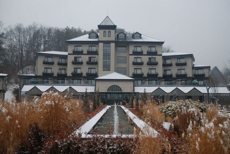 Eden Paradise Hotel