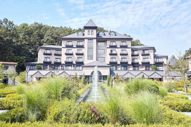 Eden Paradise Hotel