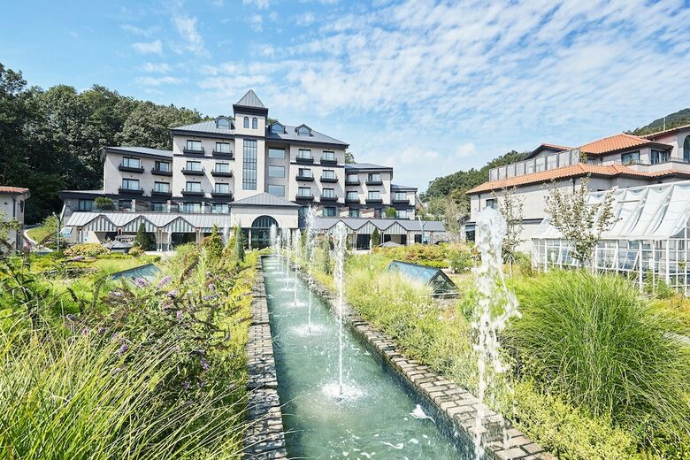 Eden Paradise Hotel