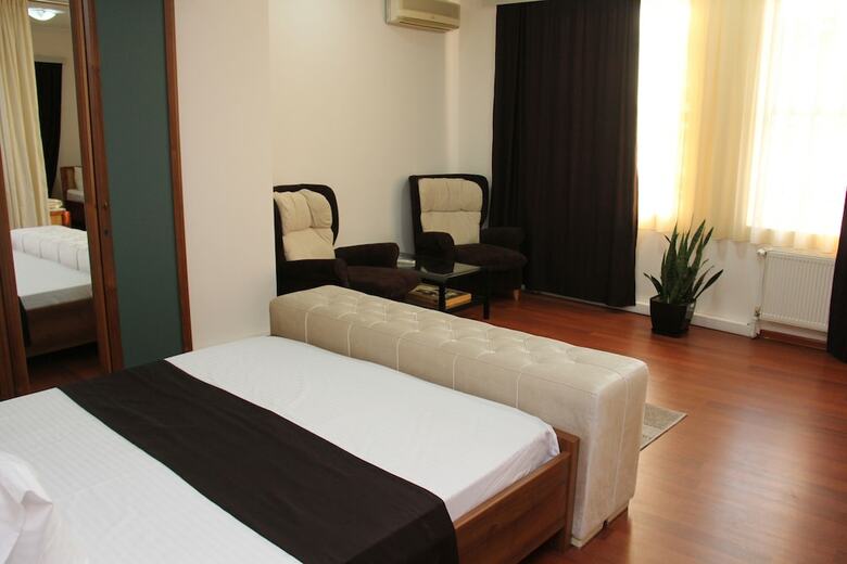 Aparthotel Old City Hotel And Apartments