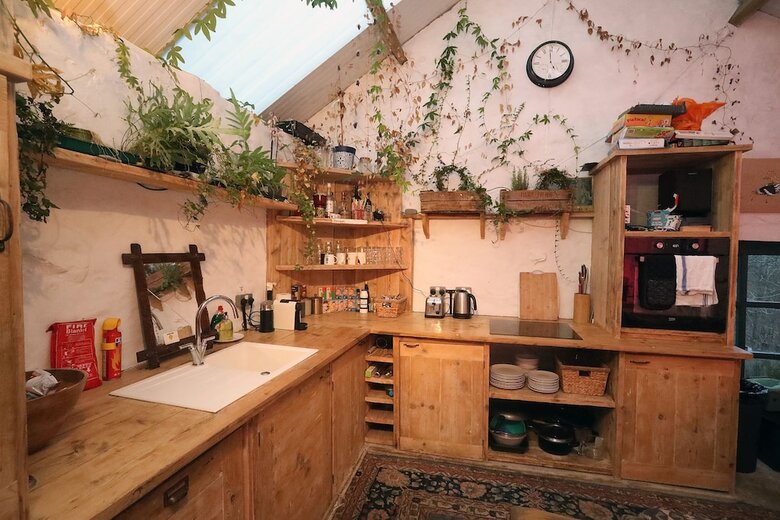 Hapus Yurt Luxury Yurts & Barn