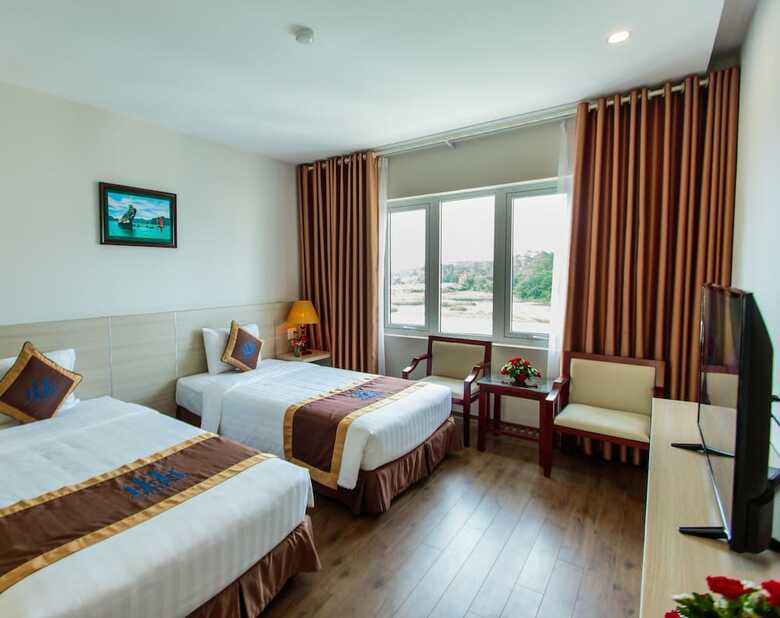 Ha Long Harbour Hotel
