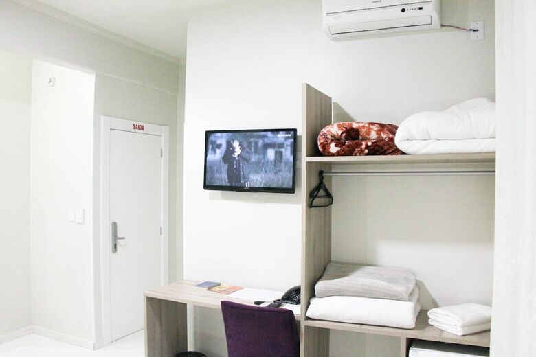 Aj Hotel
