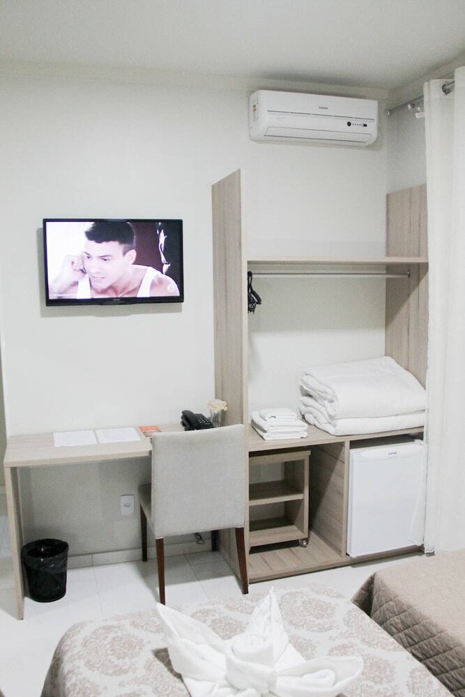 Aj Hotel