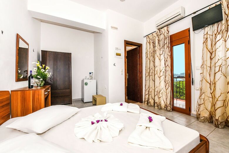 Hotel En Plo Rooms