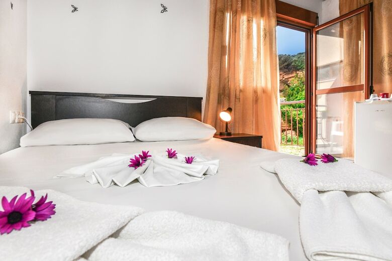 Hotel En Plo Rooms