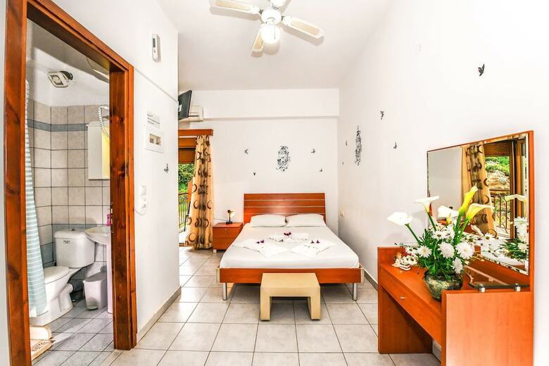 Hotel En Plo Rooms