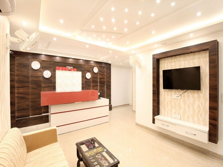 Oyo 15208 Hotel Unique