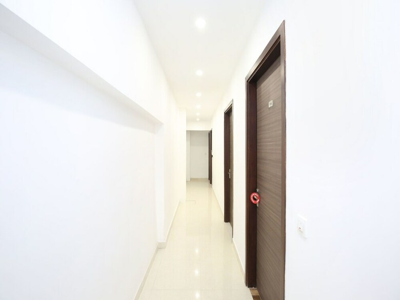 Oyo 15208 Hotel Unique