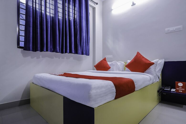 Hotel Oyo 15825 Blue Berry Apartments