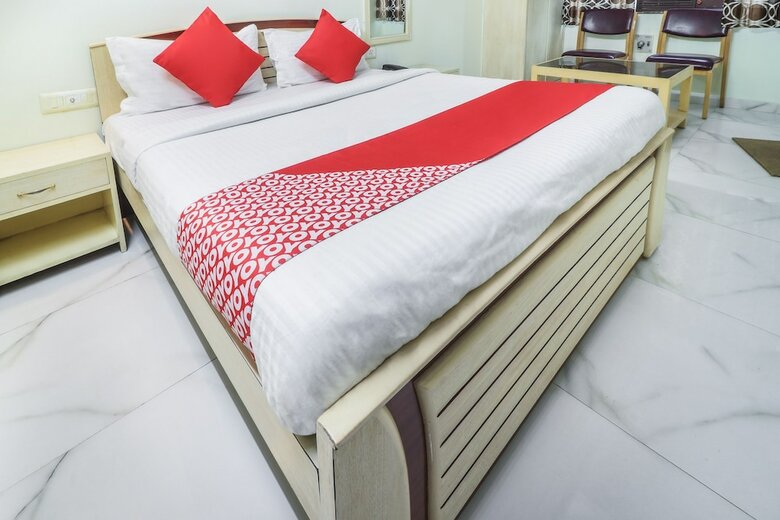 Oyo 783 Om Hotel
