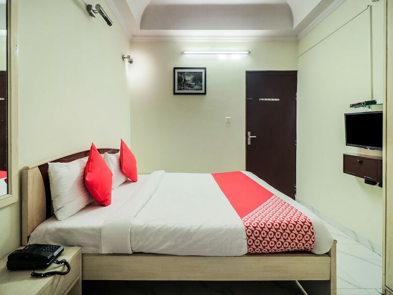 Oyo 783 Om Hotel